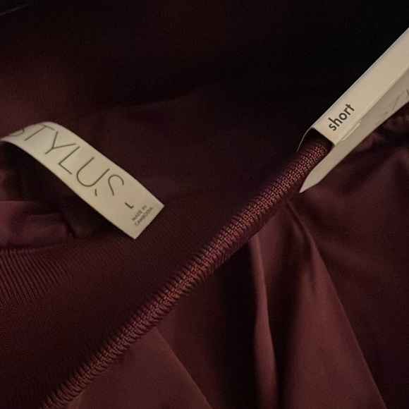 Stylus Women Short Size (Waist 32” Inseam 4”) - Picture 5 of 6